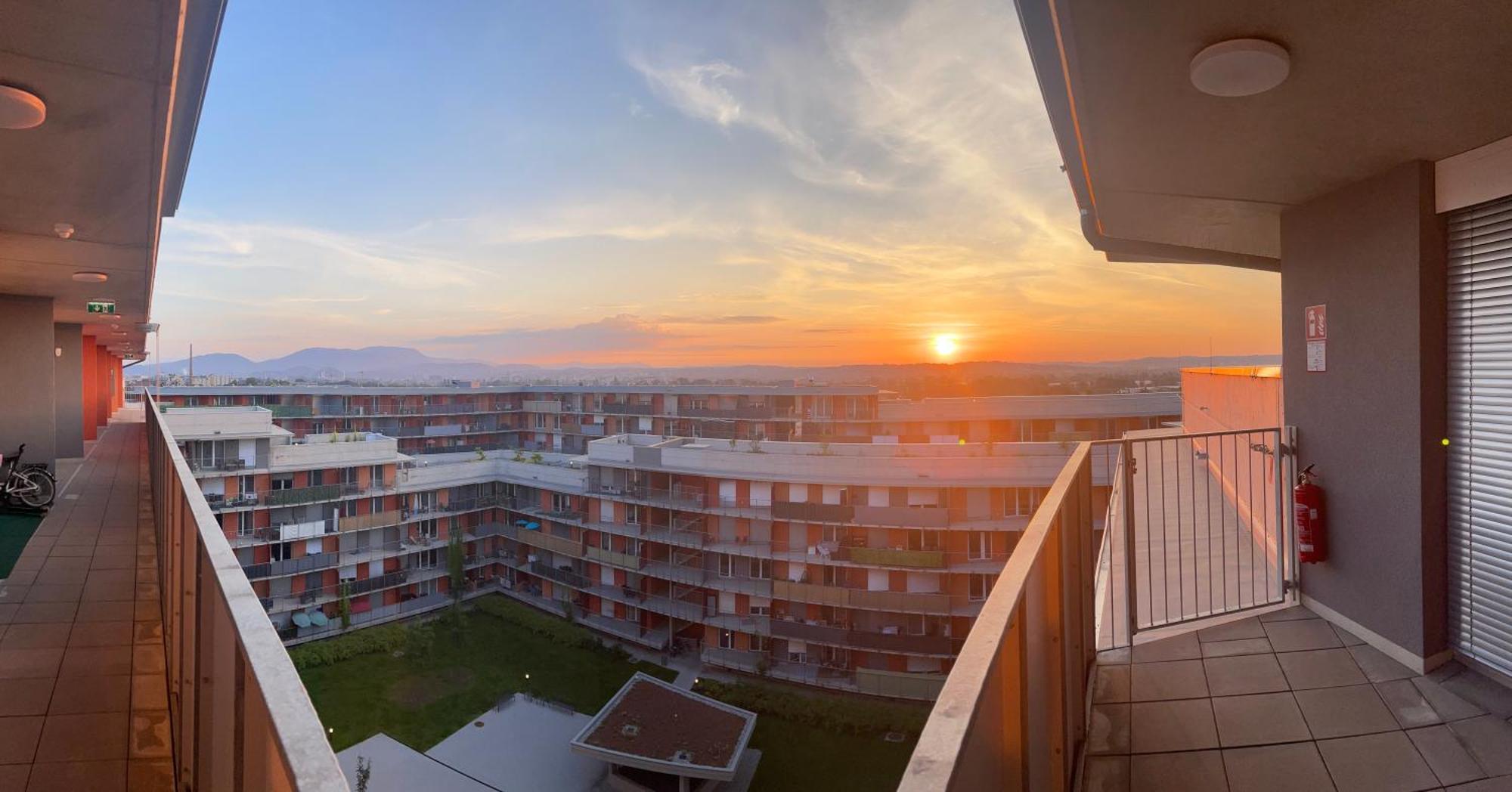 Апартаменты 100 Qm Penthouse, Self-Check-In, 2 Parkplaetze Грац Экстерьер фото