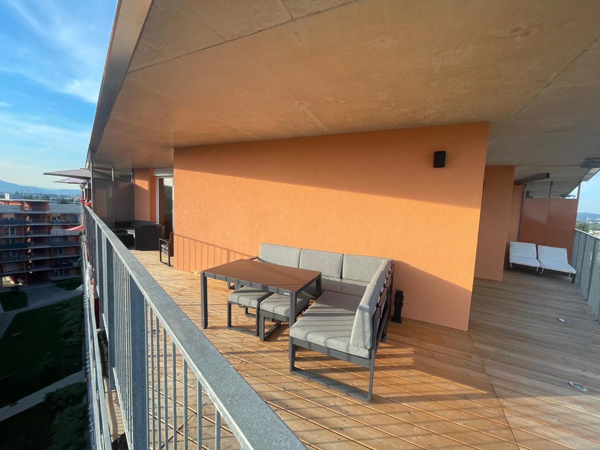 Апартаменты 100 Qm Penthouse, Self-Check-In, 2 Parkplaetze Грац Экстерьер фото