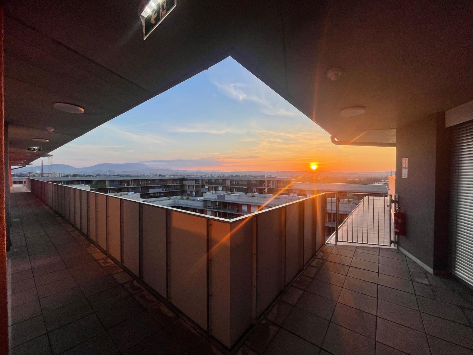 Апартаменты 100 Qm Penthouse, Self-Check-In, 2 Parkplaetze Грац Экстерьер фото