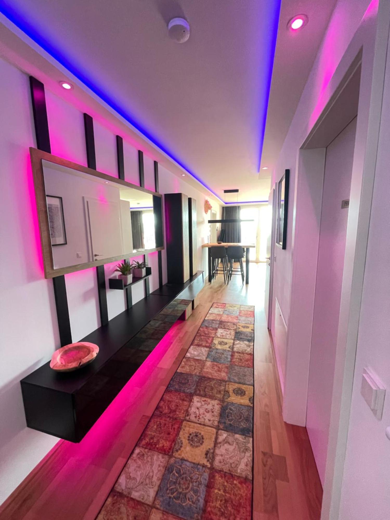 Апартаменты 100 Qm Penthouse, Self-Check-In, 2 Parkplaetze Грац Экстерьер фото